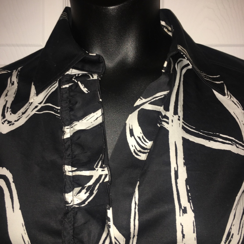 New York and Company Black & white abstract design dress. - Picture 5 of 5